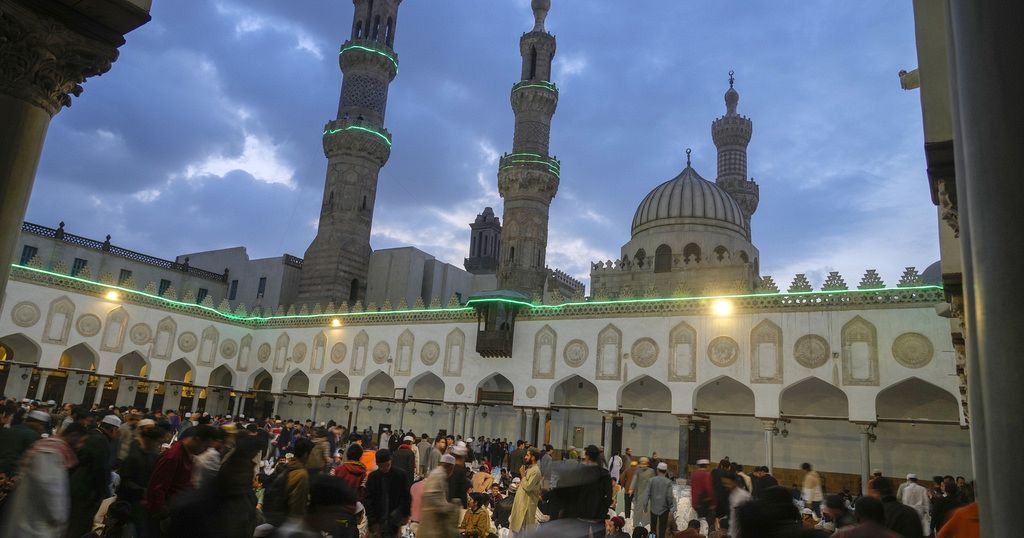 Egypt’s Ramadan good Samaritans forced to tighten their belts