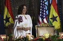  نائبة الرئيس الأمريكي كامالا هاريس خلال مأدبة رسمية في أكرا، غانا، 27 مارس 2023.