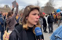 Demonstrantin in Paris