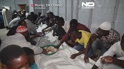 النازحون، في مخيم مونيغي للنازحين، شمال غوما، في شرق جمهورية الكونغو الديمقراطية ، يحتفلون بشهر رمضان في ظروف إنسانية صعبة.