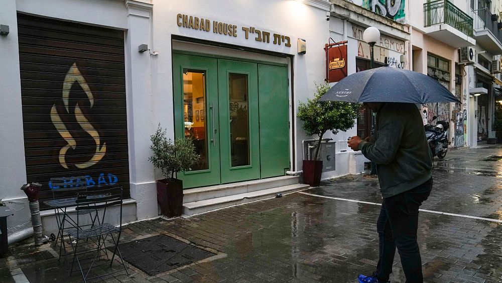 Zwei wegen mutmaßlicher Verschwörung zum Angriff auf ein jüdisches Restaurant in Athen festgenommen