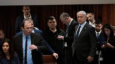 Netanyahu cedeu à pressão dos protestos e decidiu atrasar reforma