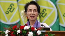 Aung San Suu Kyi retrada en un mitin el 28 de enero de 2020