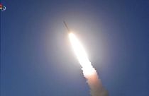 Image issue d'une vidéo diffusée par la chaîne nord-coréenne KRT montrant le lancement d'un missile balistique en Corée du Nord, février 2023