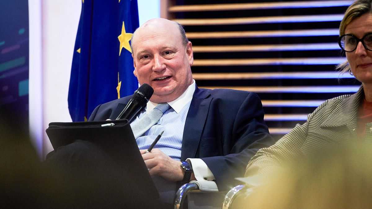 Хенрик Хололей в бытность главой Генерального директората Еврокомиссии по транспорту