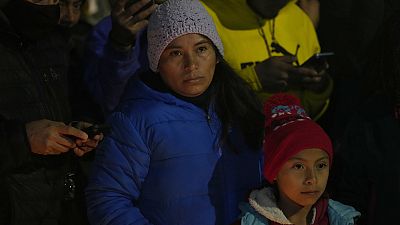 Tüntetés a mexikói menekülttáborban keletkezett tűz kezelése miatt