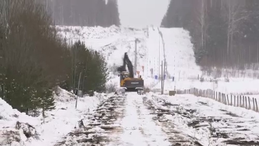 The wall between Finland and Russia is being built