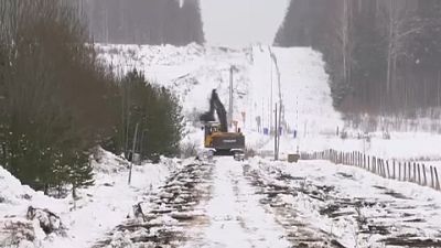 Construcción de una valla en Finlandia en su frontera con Rusia. 