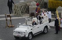 البابا فرنسيس خلال مشاركته في أحد الشعانين
