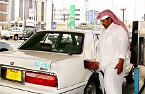 Suudi Arabistan petrol üretimini sürpriz bir şekilde düşürme kararı aldı
