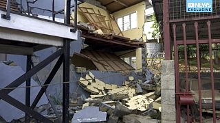 صورة من الارشيف تظهر مبنى متضرر في أعقاب الزلزال في ميندي، بابوا غينيا الجديدة، 28 فبراير 2018.