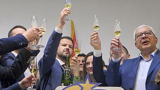 I festeggiamenti dopo il voto in Montenegro