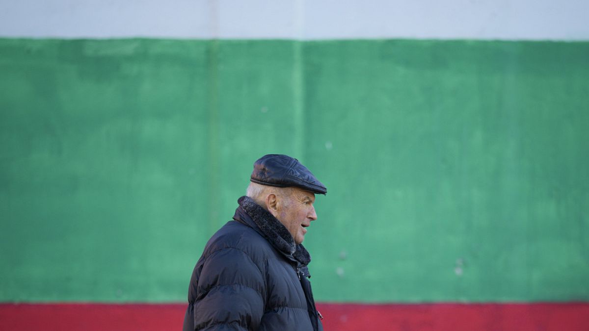Болгарский избиратель, идущий на выборы