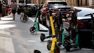 دراجات كهربائية في شوارع باريس