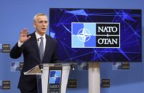 El Secretario General de la OTAN, Jens Stoltenberg, habla durante una conferencia de prensa, en Bruselas, el 3 de abril de 2023
