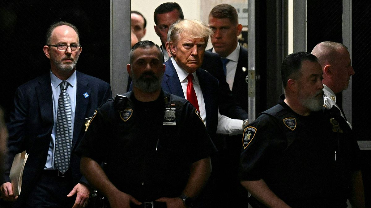ترامب لدى وصوله إلى مقر محكمة مانهاتن 