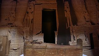 Firavun 2. Ramses tabutu 5 aylık sergi için Paris'e götürüldü