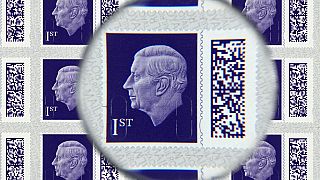 Die Briefmarke mit dem Profil von König Charles III.
