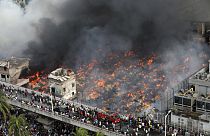 Сгоревший вещевой рынок Бонго Базар в Дакке