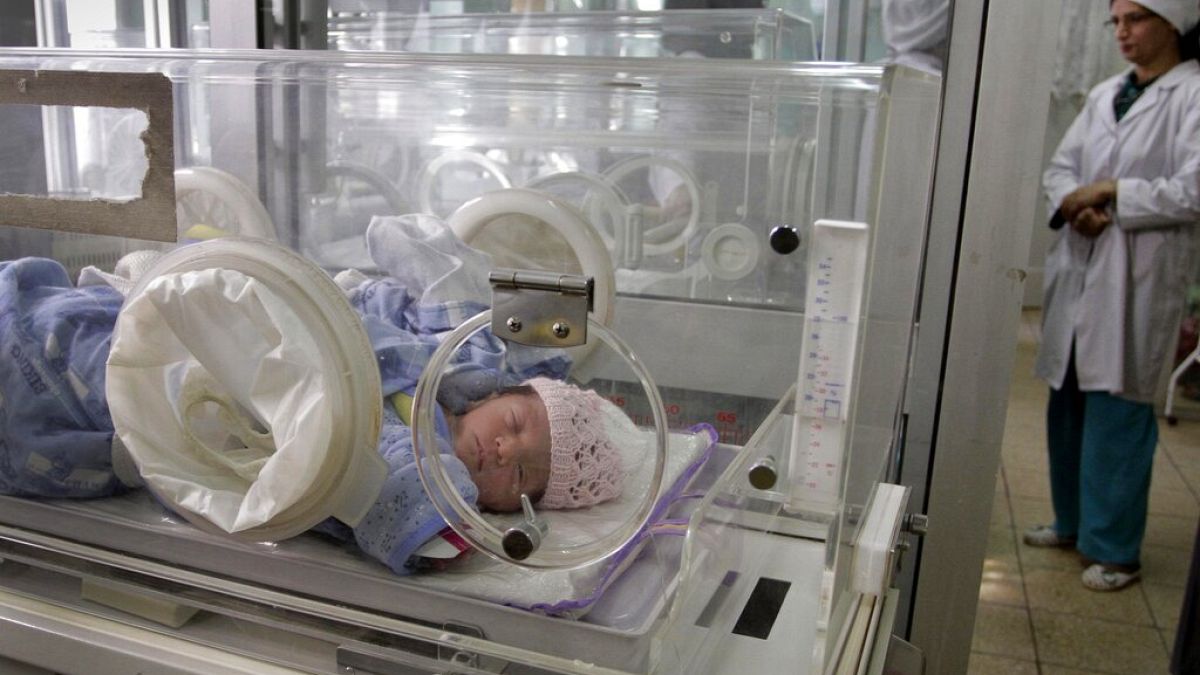 Pakistan'da yeni doğan bebek