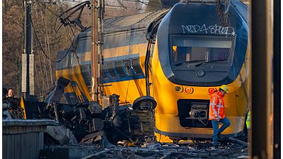 الحادث الذي وقع هذا الثلاثاء و أسفر عن مقتل عامل بناء وإصابة حوالي 30 شخصًا آخرهو أسوأ حادث قطار في هولندا منذ عدة سنوات.