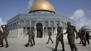 الشرطة الاسرائيلية تقتحم المسجد الاقصى في القدس