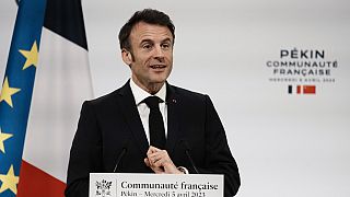 Macron all'incontro con la comunità francese di Pechino. (5.4.2023)