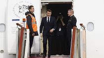 Прибытие Эммануэля Макрона в аэропорт Пекина, 5 апреля 2023