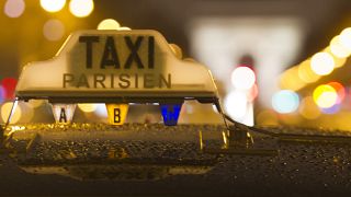 سيارة أجرة في العاصمة الفرنسية باريس