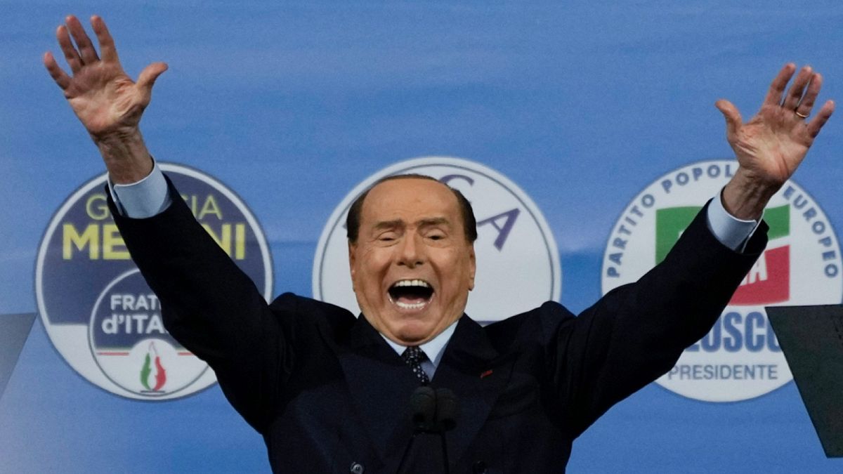 Сильвио Берлускони выступает на митинге в Риме, суббота, 19 октября 2019 года