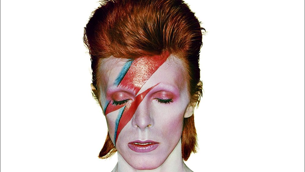 Bowies Lightning Bolt New Exhibition On Rocks Most Iconic Image Trendradars 1262