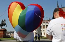 Un globo del colectivo LGTBI en Budapest