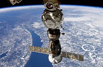 Ρωσική κάψουλα προσδεμένη στον Διεθνή Διαστημικό Σταθμό
