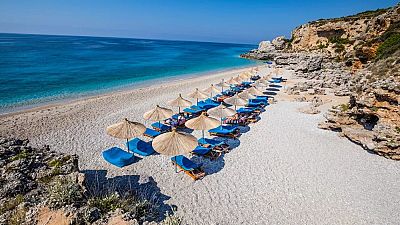 Dhermi Arnavutluk'un en uzun sahillerinden biri