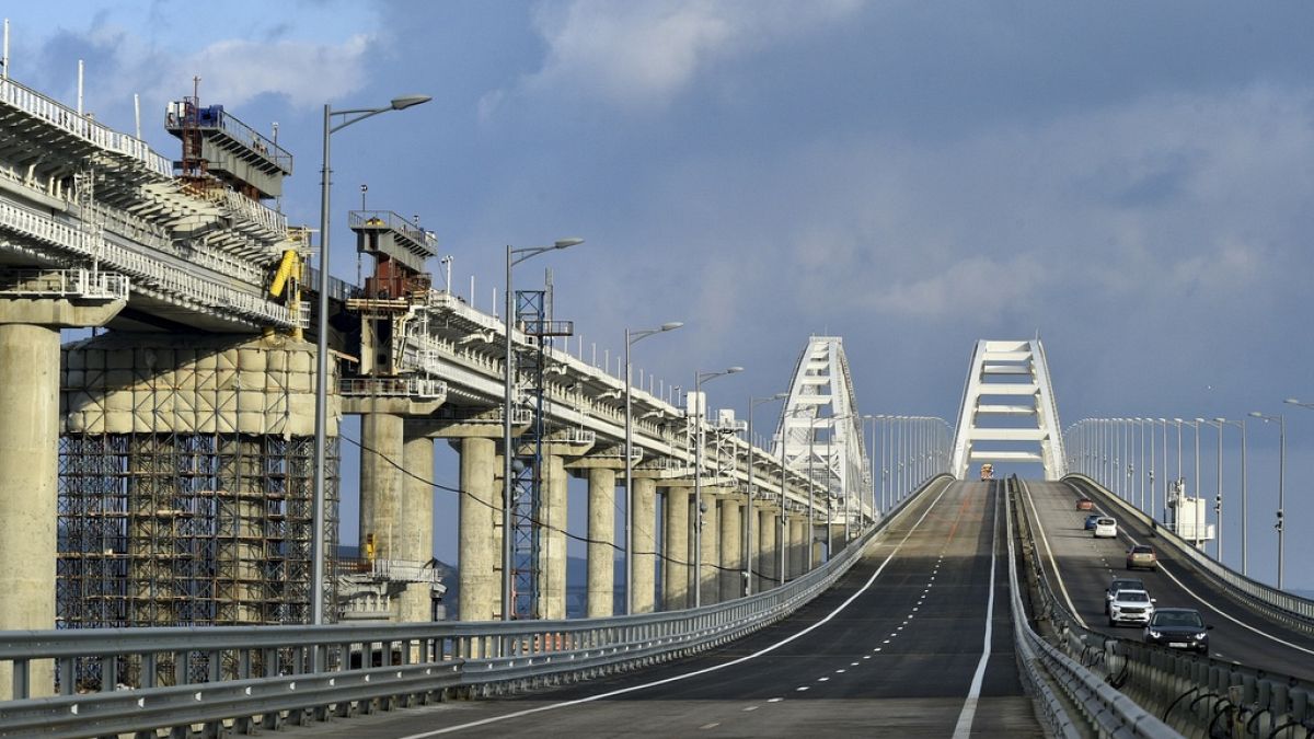 پل کریمه، شبه جزیره اوکراین که روسیه در سال ۲۰۱۴ میلادی ضمیمه خاک خود کرد 