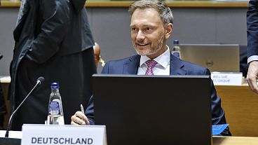 German Finance Minister Christian Lindner is pushing for minimum debt reduction targets for EU countries that exceed the 60% threshold.