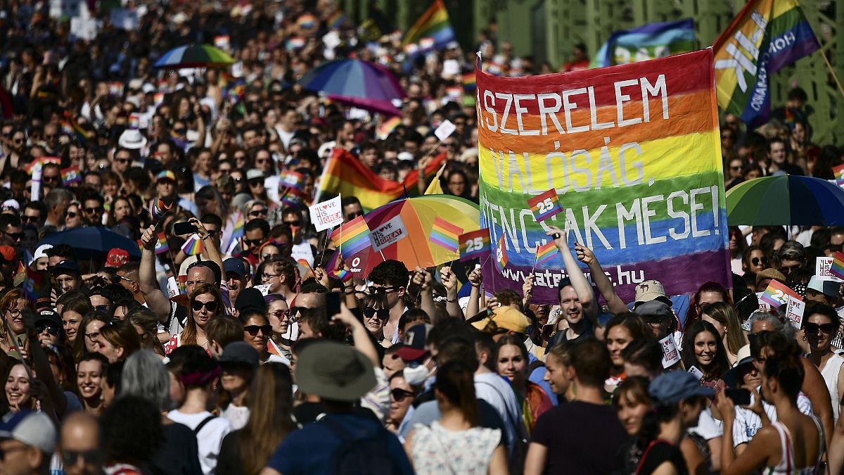 مسيرة لحقوق المثليين الجنسيين والمتحولين جنسياً في المجر