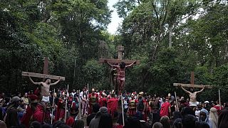 Театрализованное шествие Крестного хода и распятие Христа в Испании