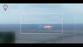 Vidéo diffusée par l'armée ukrainienne montrent un avion de combat russe s'écraser au sol