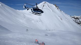 Resgate de vítimas da avalancha nos Alpes franceses