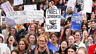 Manifestação pelo controlo das armas nos EUA, após o tiroteio numa escola de Covenant