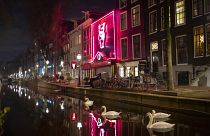 Vista del quartiere a luci rosse di Amsterdam