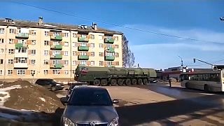 Screenshot des Twitter-Videos, das zeigen soll, wie Russland Raketensysteme an die Grenze bringt