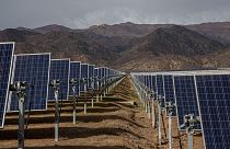 Panneaux solaires au Chili. Le ministre de l'énergie du pays, Diego Pardow, déclare que "2023 semble prometteur au niveau mondial [...] mais nous avons encore un long chemin à