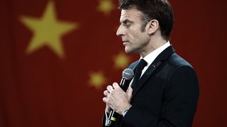 El presidente de Francia, Emmanuel Macron, pronuncia un discurso en la universidad Sun Yat-sen de Guangzhou, China, el viernes 7 de abril de 2023