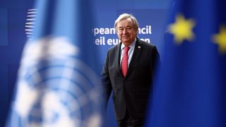 Guterres ENSZ-főtitkár az Európai Unió kétnapos brüsszeli csúcstalálkozójának nyitó ülésére érkezik 2023. március 23-án