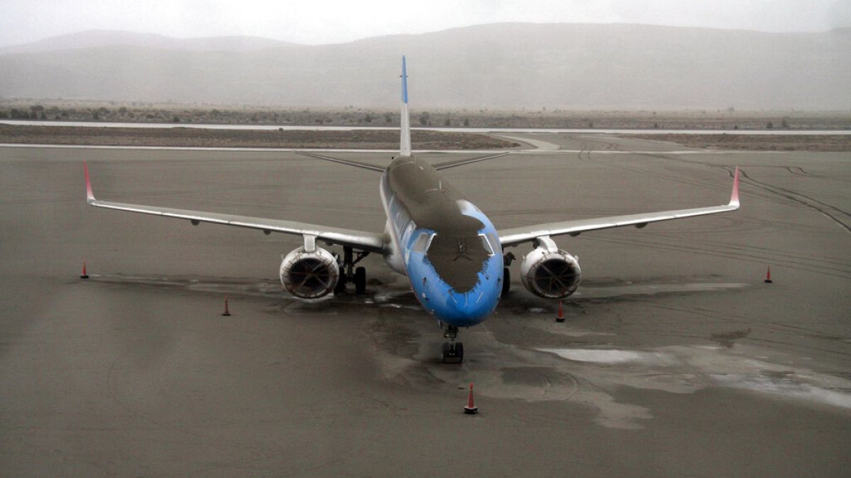 Aereo danneggiato dalle nubi di cenere - aeroporto San Carlos de Bariloche- Argentina