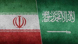 İran (sol) ve Suudi Arabistan bayrakları