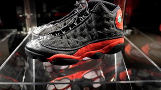 Basketball : vente record pour une paire d'Air Jordan