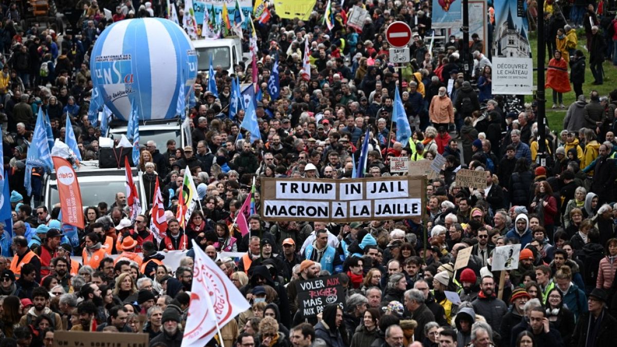 Fransa'da emeklilik reformu protestoları 12. gününde 